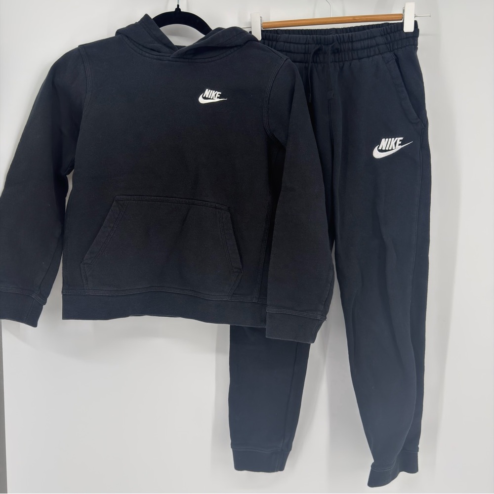 Nike Kids Black Sweatpants & Hoodie Set Top Medium Bottom Large